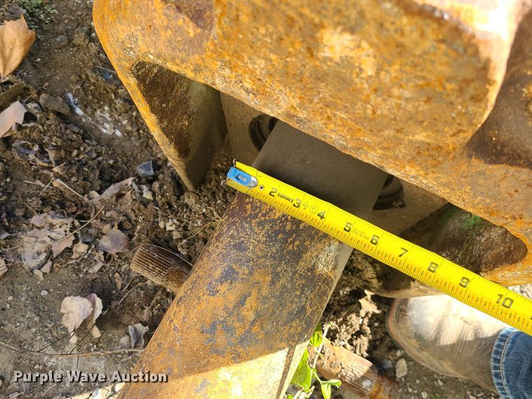 image for item MJ9488 Tramac V1600  breaker