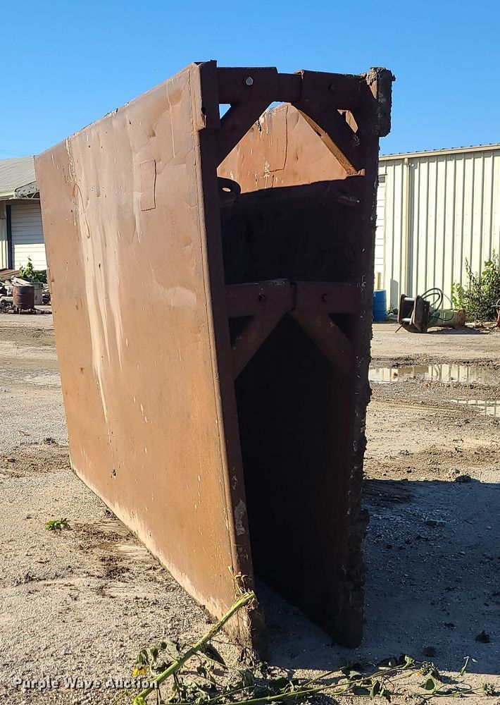 image for item MJ9491 Trench box