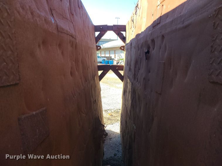 image for item MJ9491 Trench box