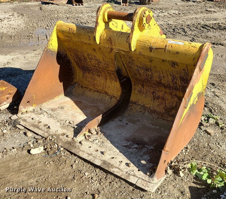 image for item MJ9492 Caterpillar Fits 325D  excavator bucket