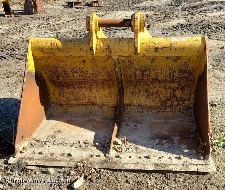 image for item MJ9492 Caterpillar Fits 325D  excavator bucket