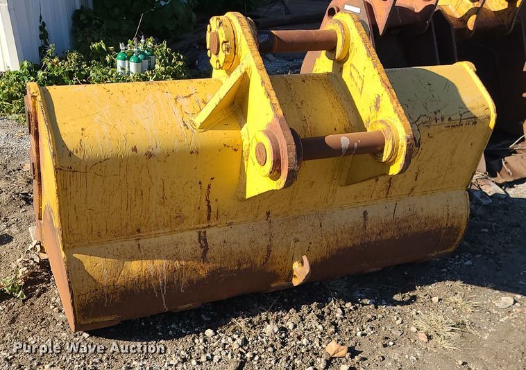 image for item MJ9492 Caterpillar Fits 325D  excavator bucket