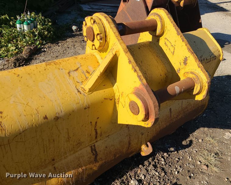 image for item MJ9492 Caterpillar Fits 325D  excavator bucket