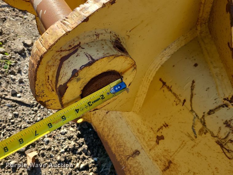 image for item MJ9492 Caterpillar Fits 325D  excavator bucket