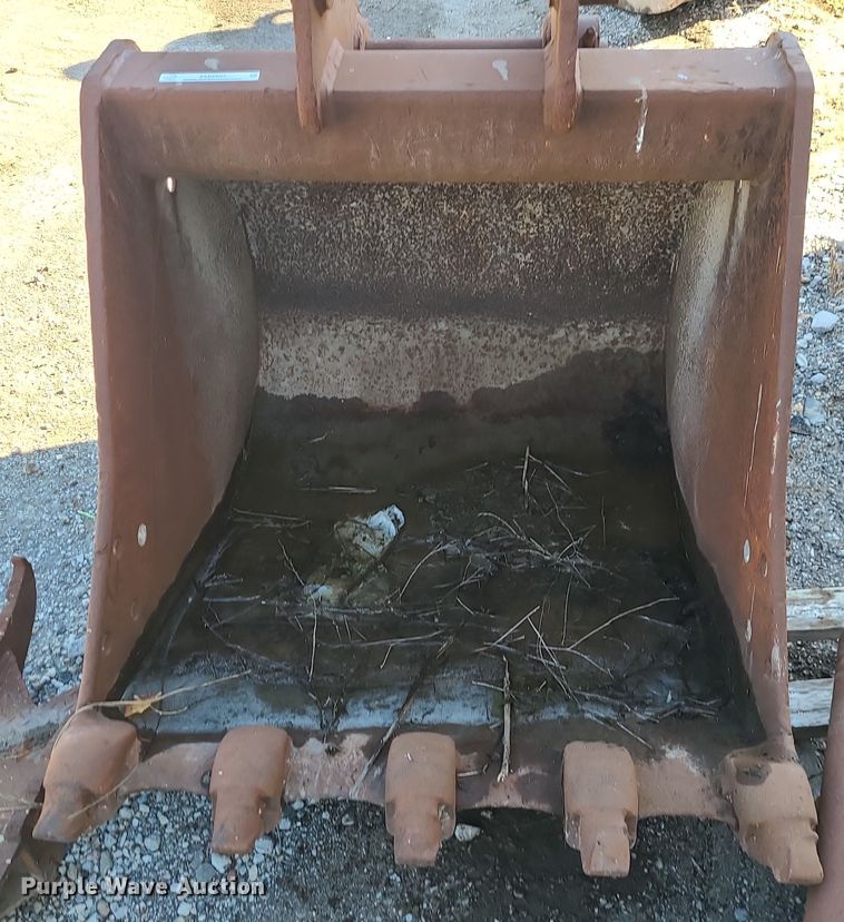 image for item MJ9493 (2) excavator buckets