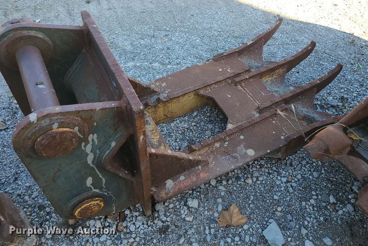 image for item MJ9493 (2) excavator buckets