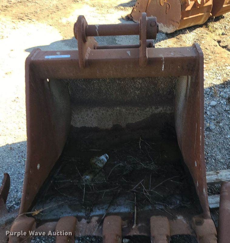 image for item MJ9493 (2) excavator buckets