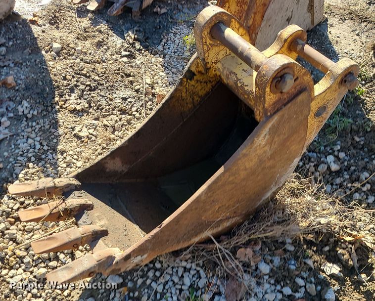 image for item MJ9494 (4) backhoe buckets