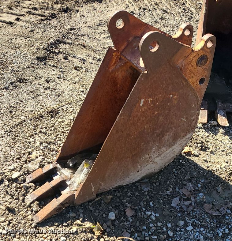 image for item MJ9494 (4) backhoe buckets