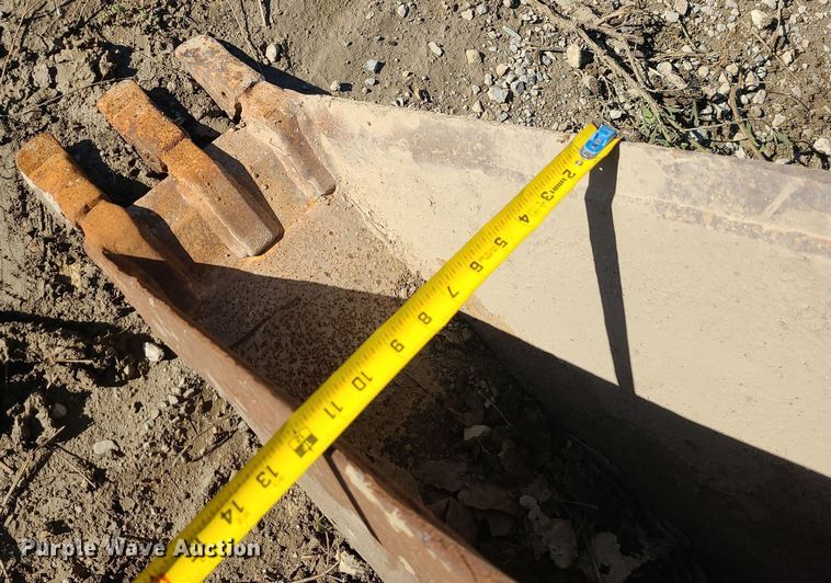 image for item MJ9494 (4) backhoe buckets