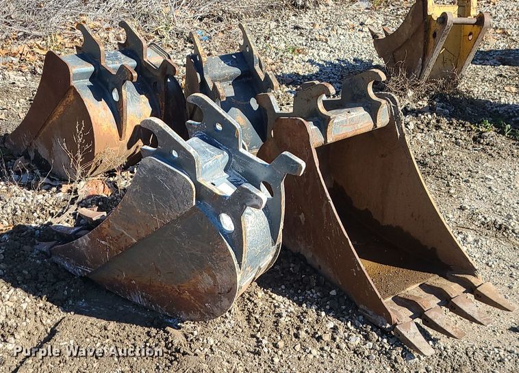 image for item MJ9495 (4) John Deere excavator buckets