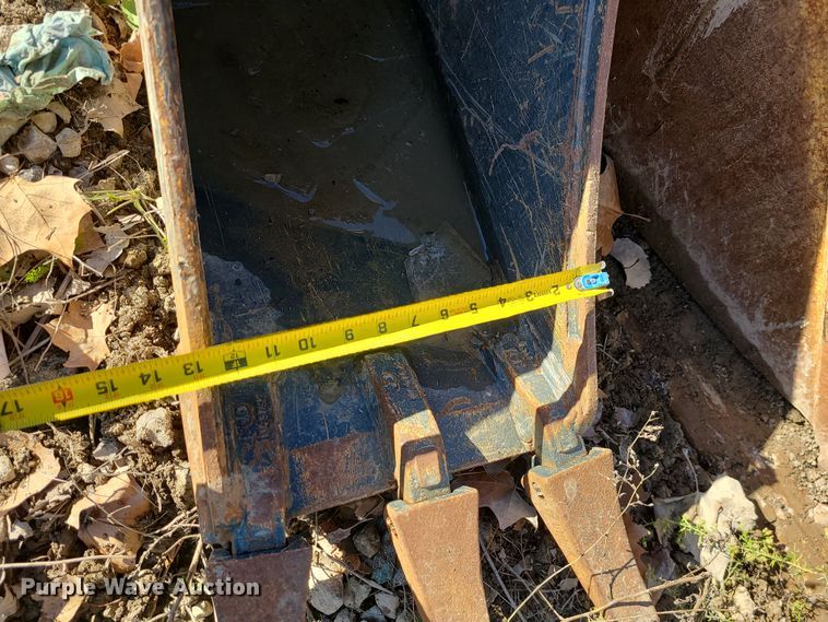 image for item MJ9495 (4) John Deere excavator buckets