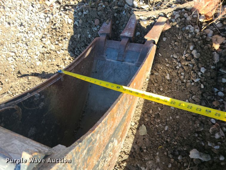 image for item MJ9495 (4) John Deere excavator buckets