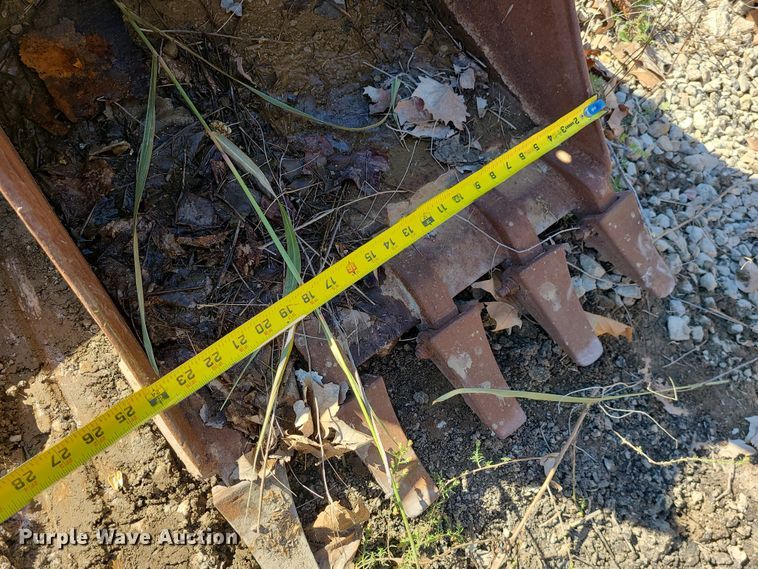 image for item MJ9495 (4) John Deere excavator buckets