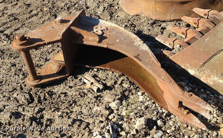 image for item MJ9497 (3) backhoe buckets