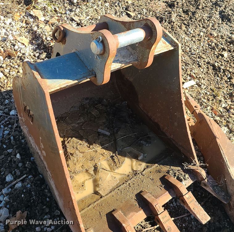 image for item MJ9497 (3) backhoe buckets