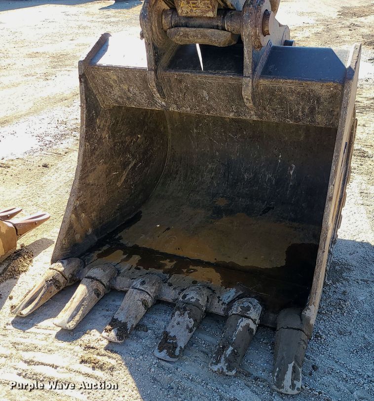 image for item MJ9499 2014 John Deere 350G LC  excavator