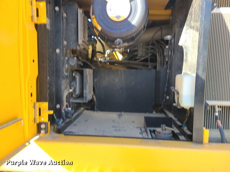 image for item MJ9499 2014 John Deere 350G LC  excavator