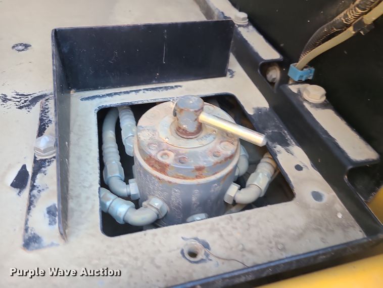 image for item MJ9499 2014 John Deere 350G LC  excavator