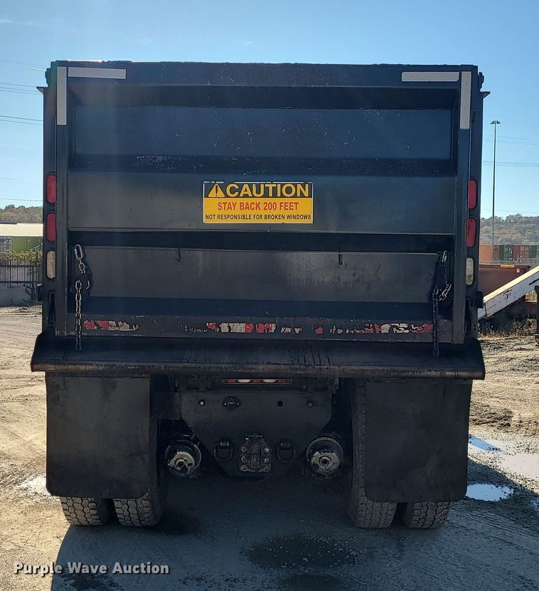 image for item MJ9502 2023 Peterbilt 567  dump truck