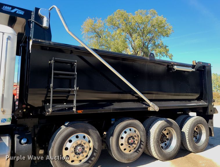 image for item MJ9502 2023 Peterbilt 567  dump truck