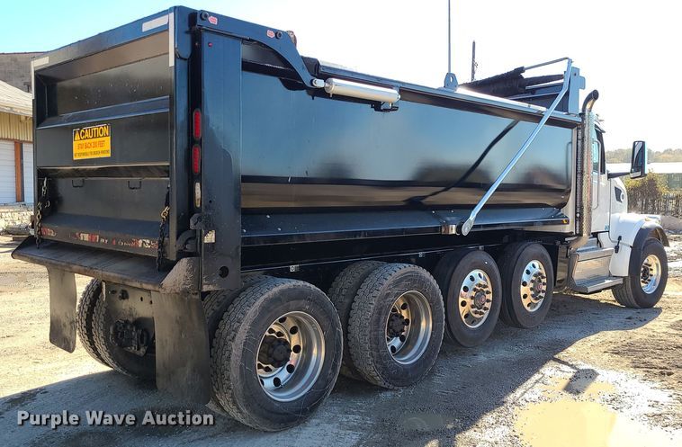 image for item MJ9502 2023 Peterbilt 567  dump truck