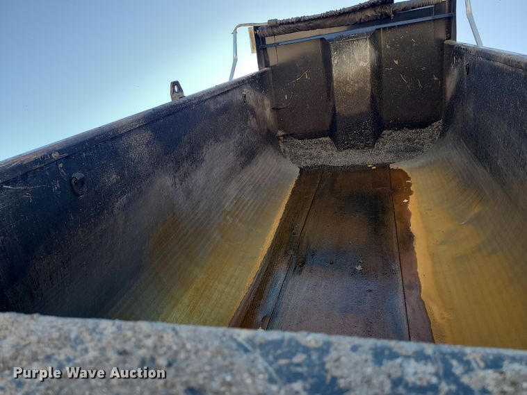 image for item MJ9502 2023 Peterbilt 567  dump truck