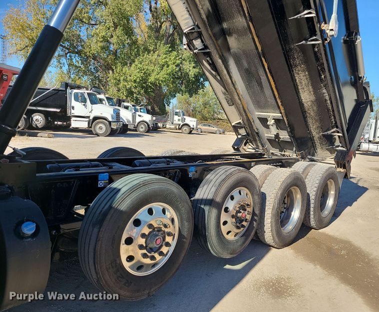 image for item MJ9502 2023 Peterbilt 567  dump truck