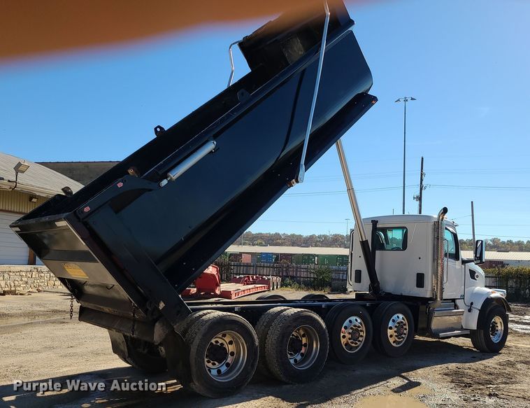image for item MJ9502 2023 Peterbilt 567  dump truck