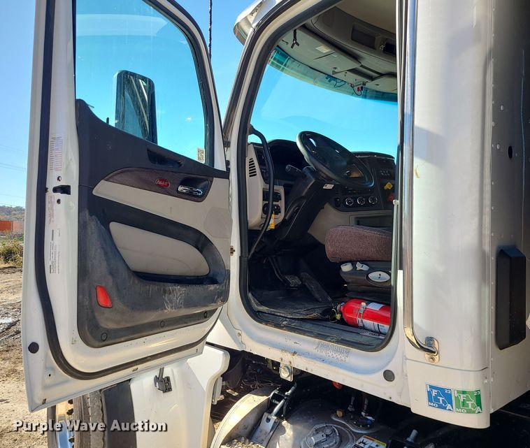 image for item MJ9502 2023 Peterbilt 567  dump truck