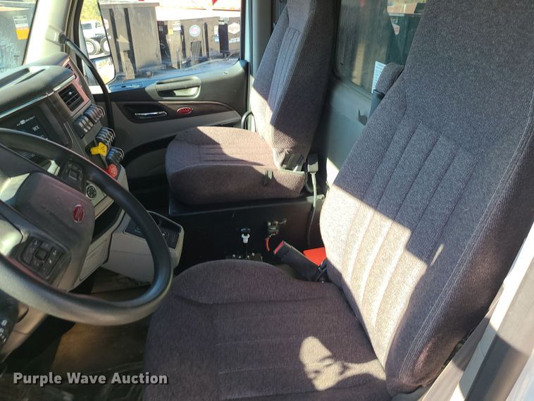 image for item MJ9502 2023 Peterbilt 567  dump truck