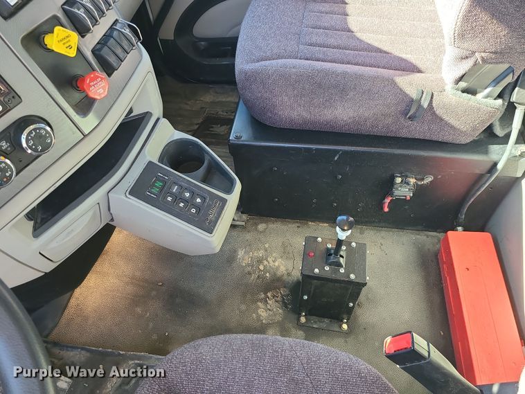 image for item MJ9502 2023 Peterbilt 567  dump truck