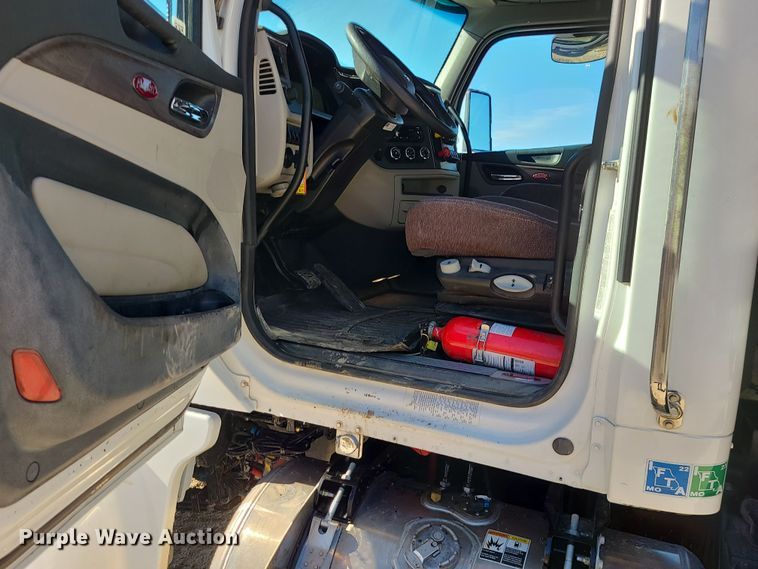 image for item MJ9502 2023 Peterbilt 567  dump truck