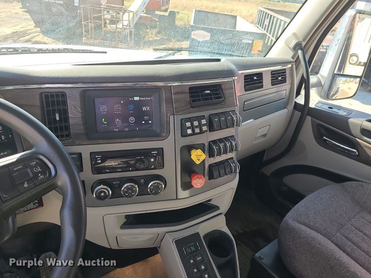 image for item MJ9502 2023 Peterbilt 567  dump truck