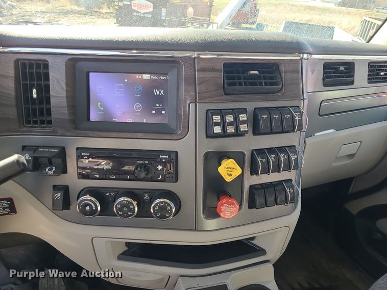 image for item MJ9502 2023 Peterbilt 567  dump truck