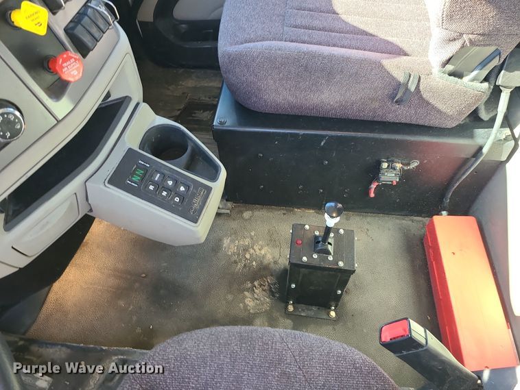 image for item MJ9502 2023 Peterbilt 567  dump truck