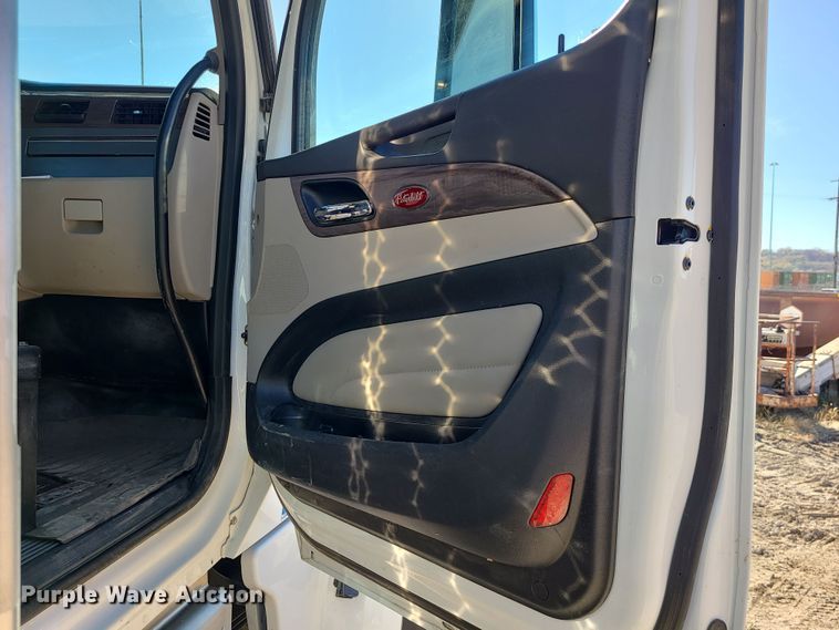 image for item MJ9502 2023 Peterbilt 567  dump truck