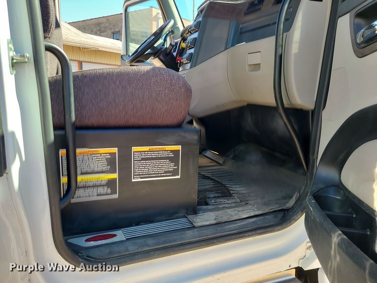 image for item MJ9502 2023 Peterbilt 567  dump truck