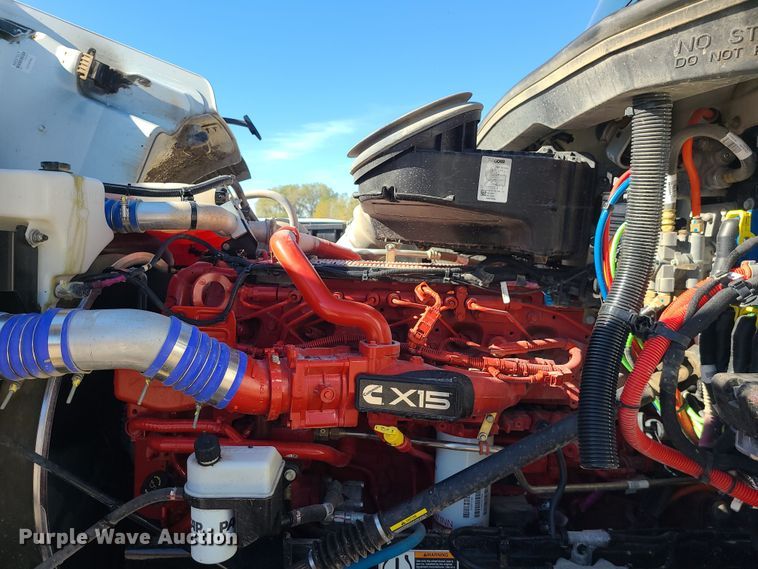 image for item MJ9502 2023 Peterbilt 567  dump truck