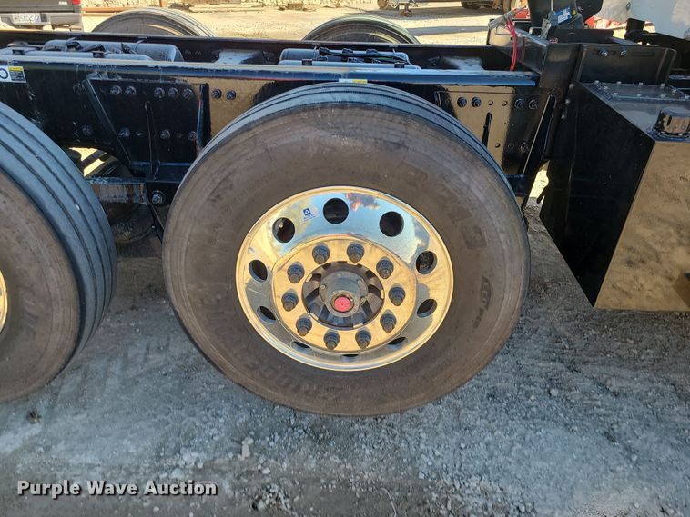 image for item MJ9502 2023 Peterbilt 567  dump truck