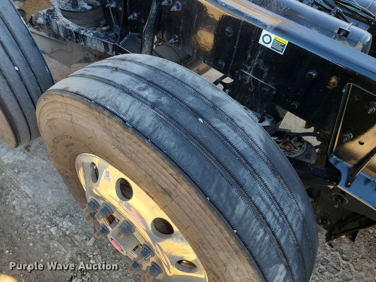 image for item MJ9502 2023 Peterbilt 567  dump truck