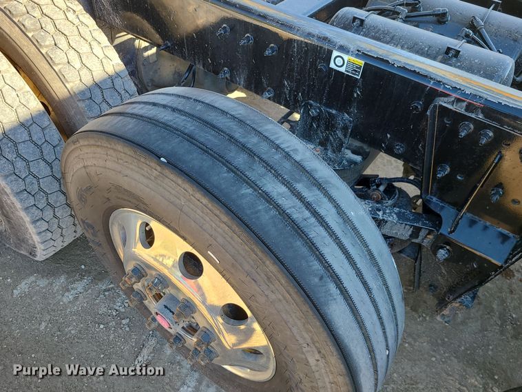 image for item MJ9502 2023 Peterbilt 567  dump truck