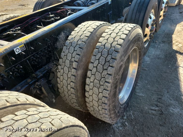 image for item MJ9502 2023 Peterbilt 567  dump truck