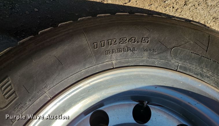 image for item MJ9502 2023 Peterbilt 567  dump truck