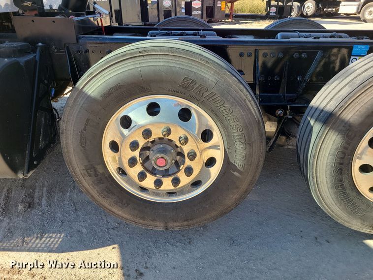 image for item MJ9502 2023 Peterbilt 567  dump truck