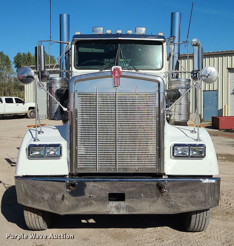 image for item MJ9509 2006 Kenworth W900  semi truck