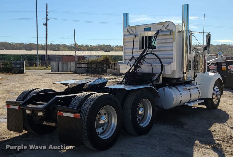 image for item MJ9509 2006 Kenworth W900  semi truck