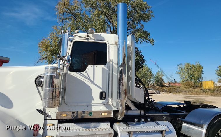 image for item MJ9509 2006 Kenworth W900  semi truck