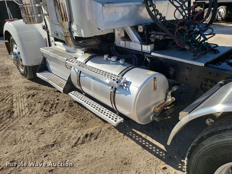 image for item MJ9509 2006 Kenworth W900  semi truck