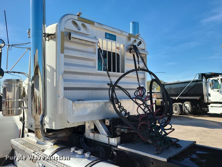 image for item MJ9509 2006 Kenworth W900  semi truck